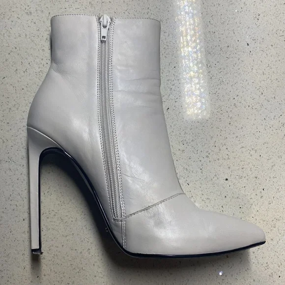 Tony Bianco White Leather Ankle Boots - Picture 11 of 16